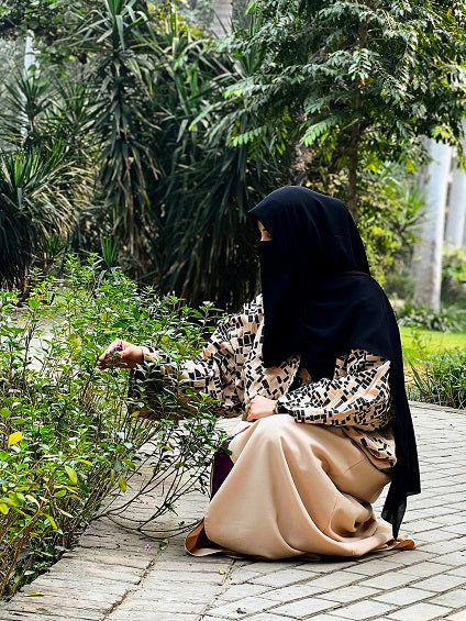 Dubai Fabric Nawaris Dubai Embellished Abaya – Dubai-made Premium Abaya – Jilbab.pk